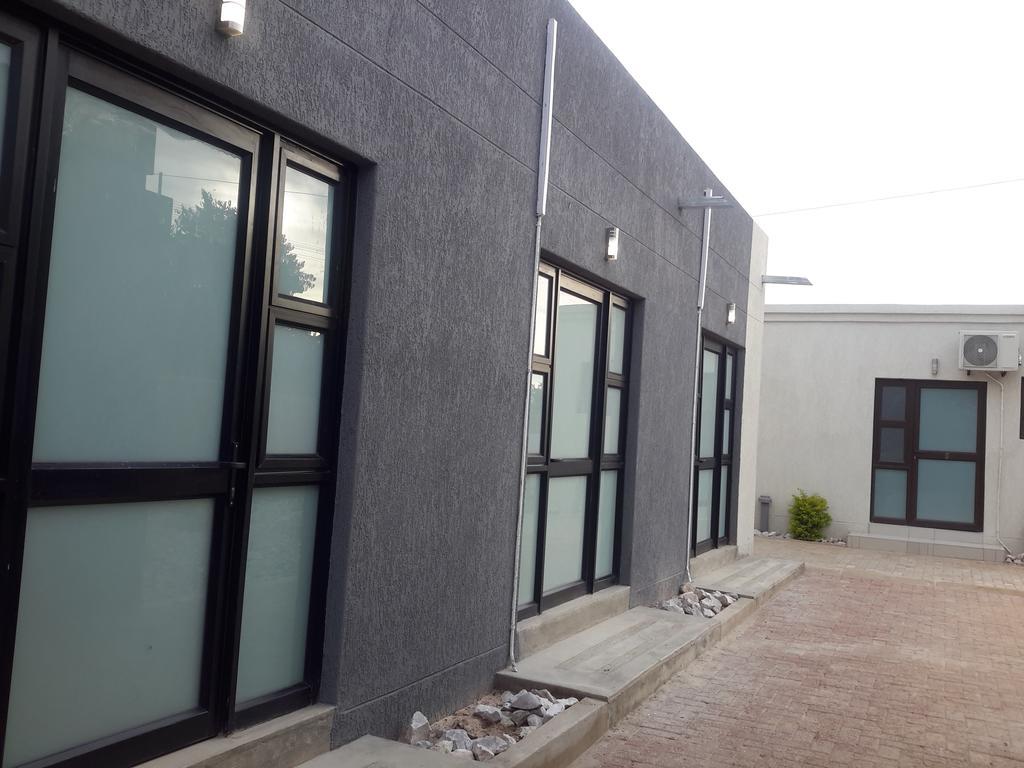 Tsumeb Guesthouse Kamho Экстерьер фото