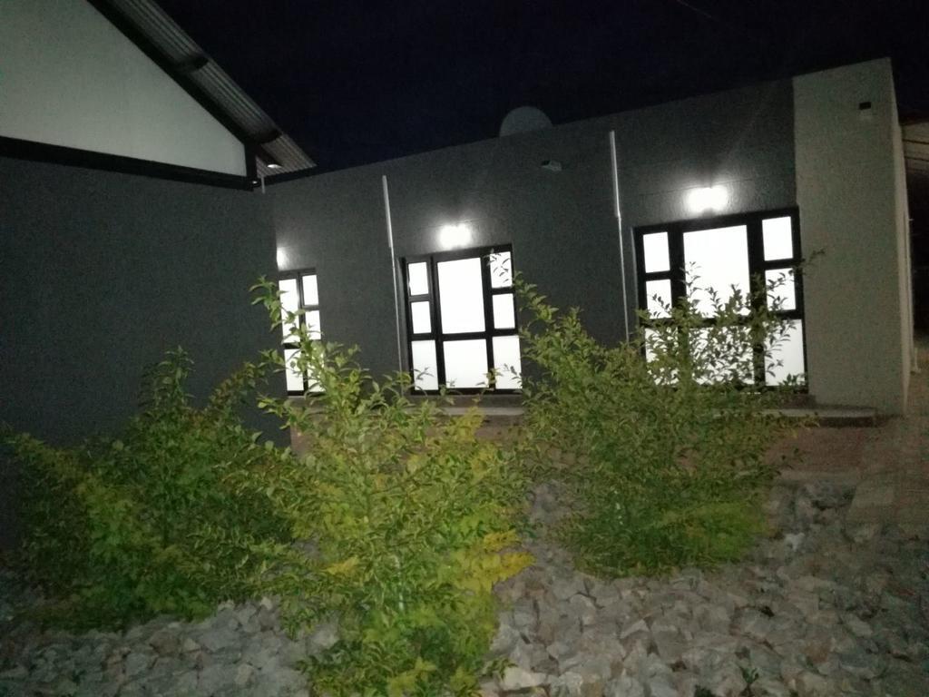Tsumeb Guesthouse Kamho Экстерьер фото